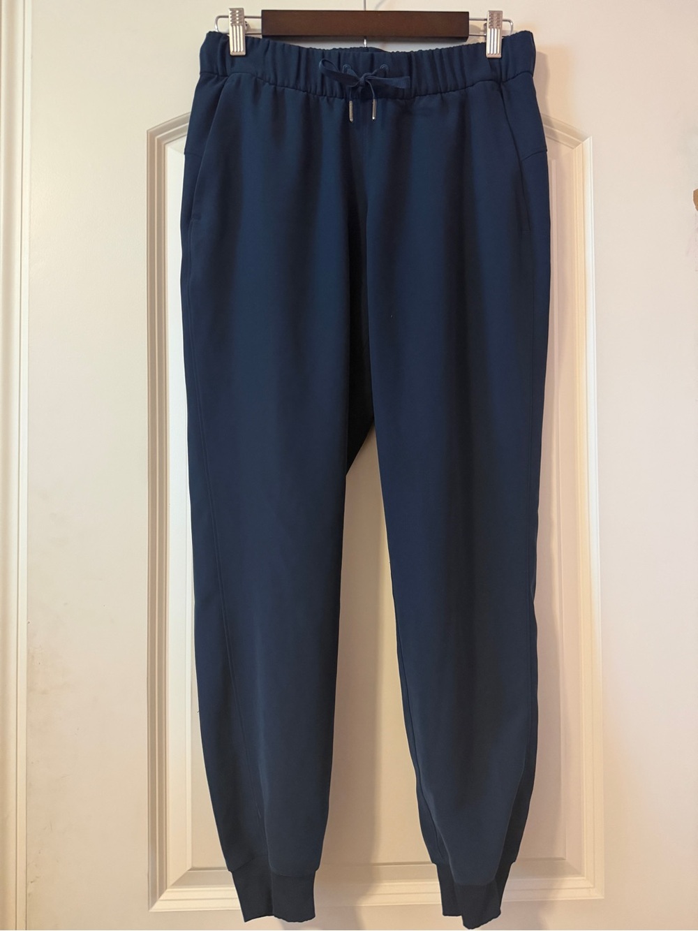 Lululemon On The Fly Joggers 6 Navy.